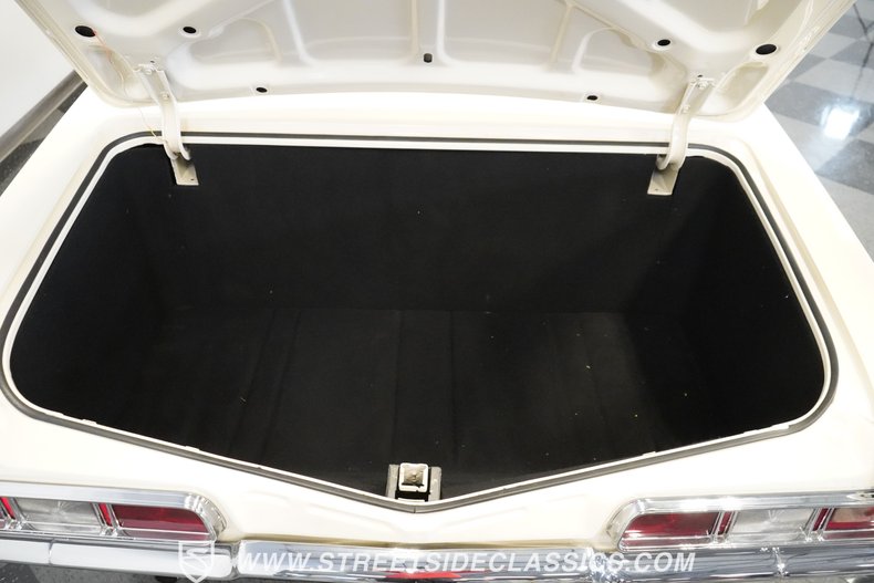 Unknown-Impala-1967-Ermine-White-Black-21