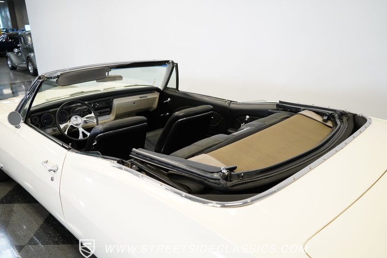 Unknown-Impala-1967-Ermine-White-Black-35