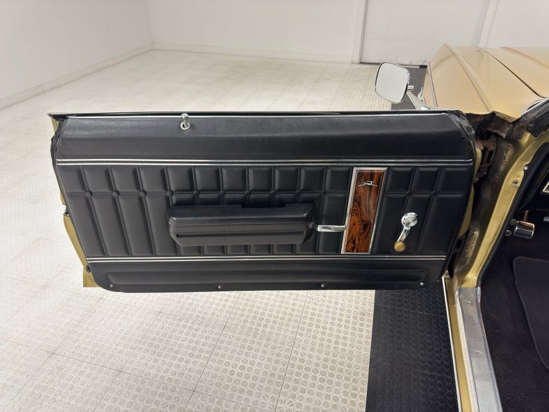Unknown-Impala-1970-Champagne-Gold-Black-36