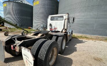 Unknown-International-8300-diesel-1989-white-10