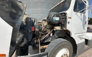 Unknown-International-8300-diesel-1989-white-11