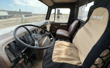 Unknown-International-8300-diesel-1989-white-13