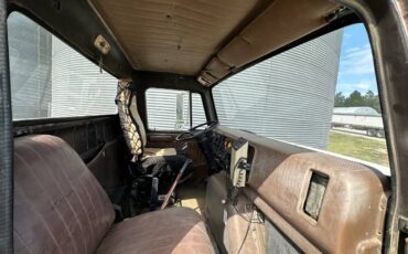 Unknown-International-8300-diesel-1989-white-14