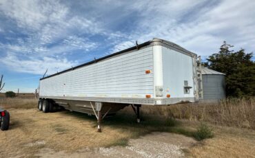Unknown-International-8300-diesel-1989-white-15