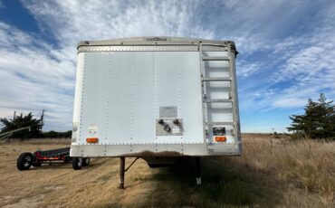 Unknown-International-8300-diesel-1989-white-17