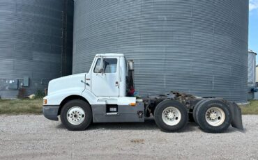 Unknown-International-8300-diesel-1989-white-2