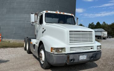 Unknown-International-8300-diesel-1989-white-5