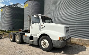 Unknown-International-8300-diesel-1989-white-7