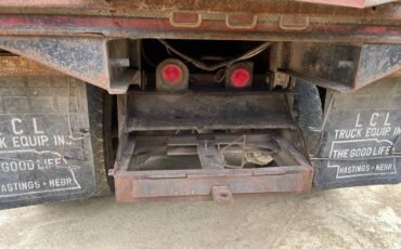 Unknown-International-grain-truck-diesel-1976-1