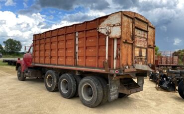 Unknown-International-grain-truck-diesel-1976-17