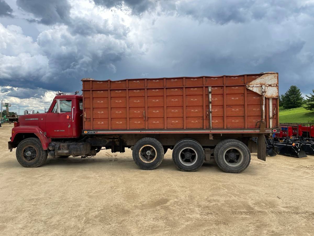 Unknown-International-grain-truck-diesel-1976-18
