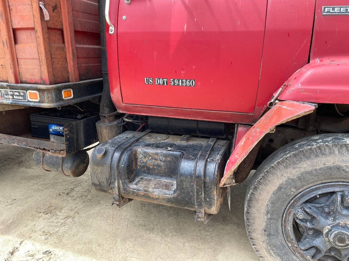 Unknown-International-grain-truck-diesel-1976-20