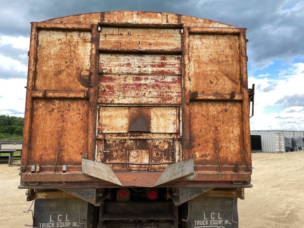 Unknown-International-grain-truck-diesel-1976-23