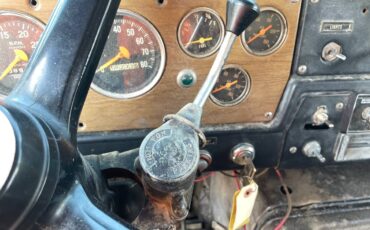 Unknown-International-grain-truck-diesel-1976-7