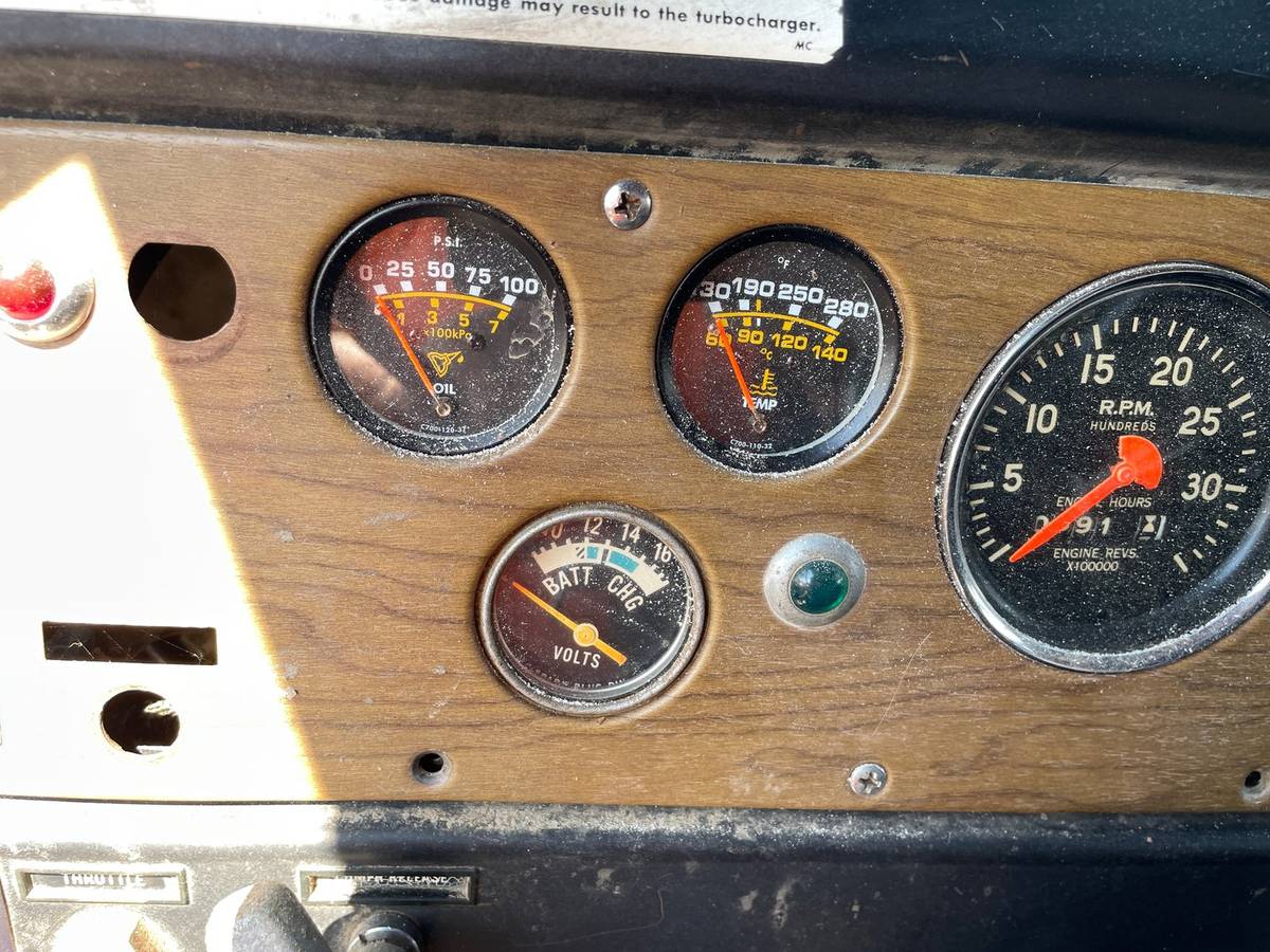 Unknown-International-grain-truck-diesel-1976-8