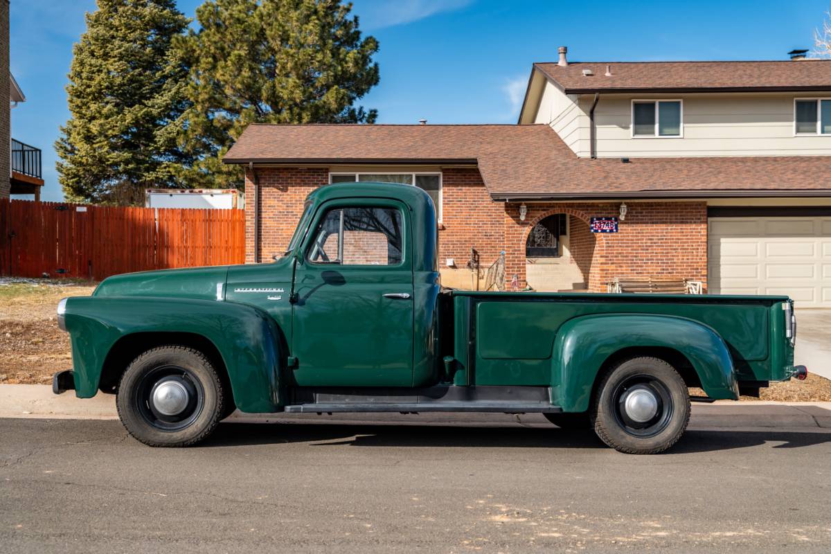Unknown-International-harvester-s-110-1957-green-1