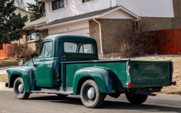 Unknown-International-harvester-s-110-1957-green-2
