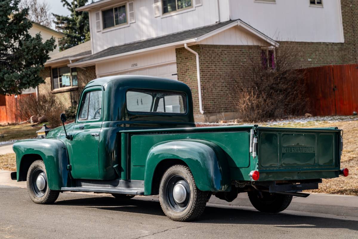 Unknown-International-harvester-s-110-1957-green-2