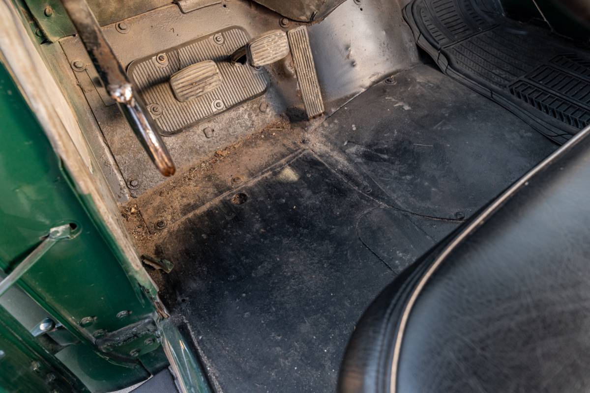 Unknown-International-harvester-s-110-1957-green-5