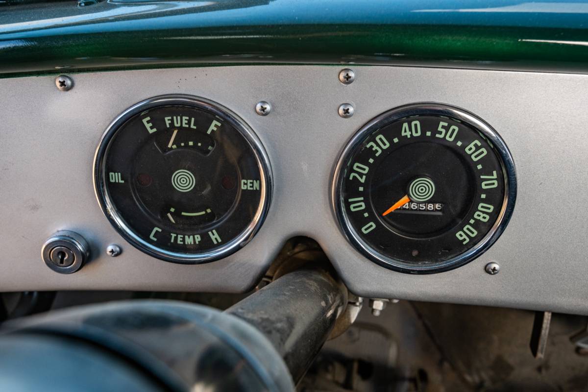 Unknown-International-harvester-s-110-1957-green-7
