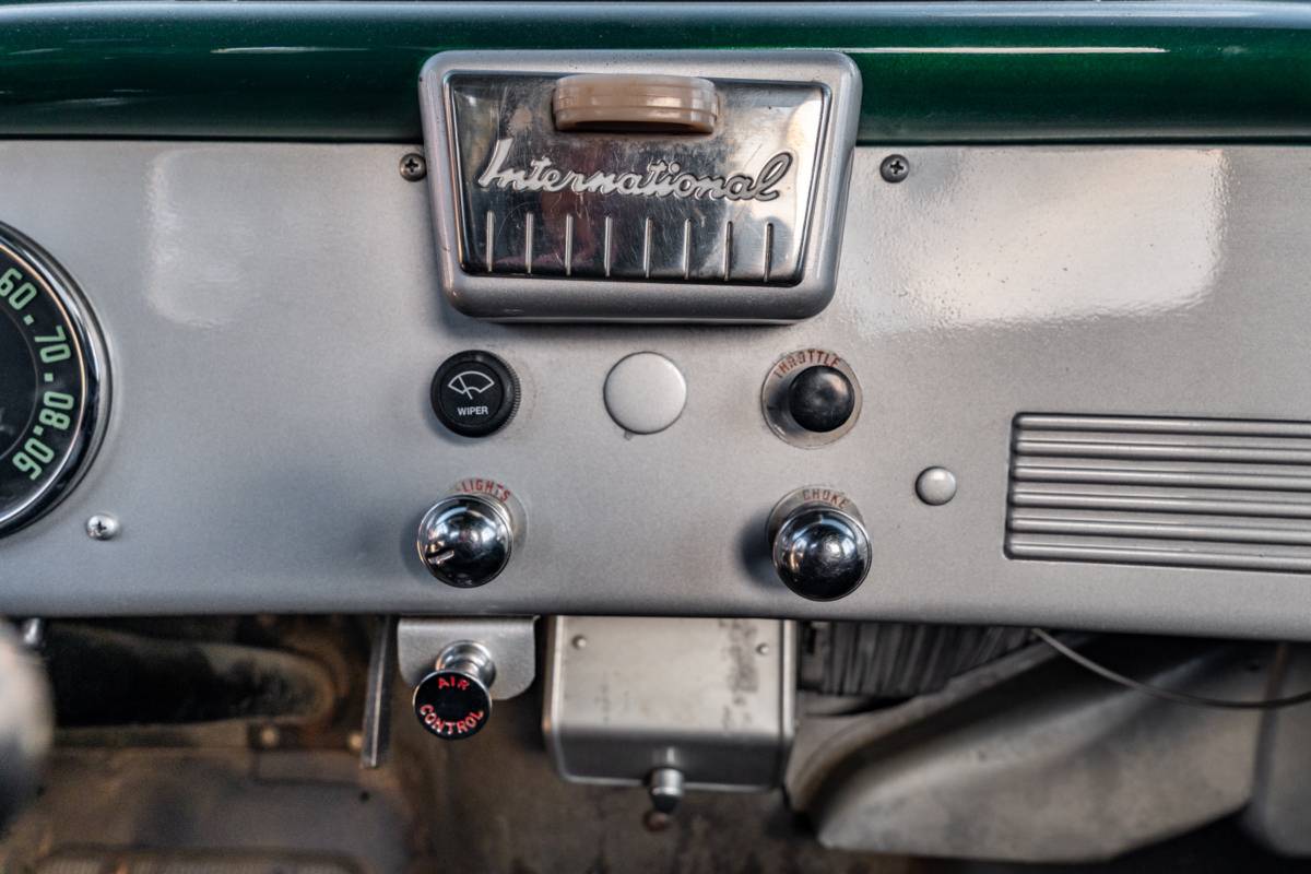 Unknown-International-harvester-s-110-1957-green-8