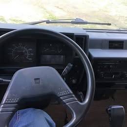 Unknown-Isuzu-npr-box-truck-diesel-1995-white-1