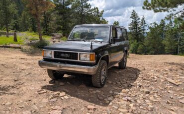 Unknown-Isuzu-trooper-1990-black