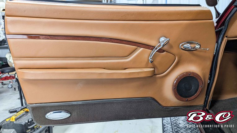 Unknown-Karmann-ghia-1966-Red-Tan-6