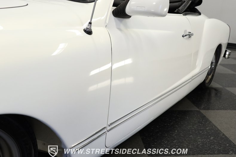 Unknown-Karmann-ghia-1973-Pearl-White-Red-26