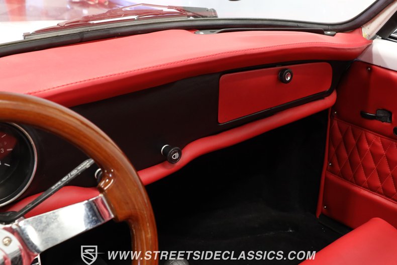 Unknown-Karmann-ghia-1973-Pearl-White-Red-37