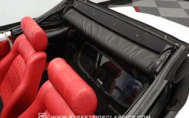 Unknown-Karmann-ghia-1973-Pearl-White-Red-39