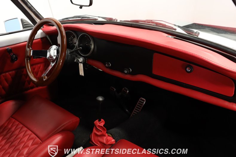 Unknown-Karmann-ghia-1973-Pearl-White-Red-43