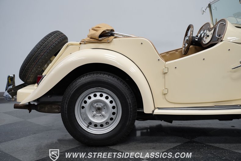 Unknown-Kit-car-1952-Cream-Tan-22