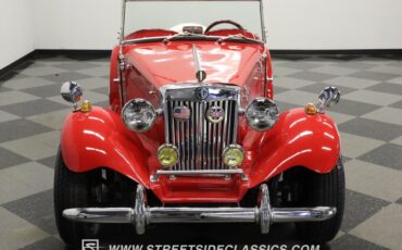 Unknown-Kit-car-1952-Red-White-19