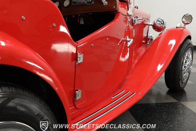 Unknown-Kit-car-1952-Red-White-30