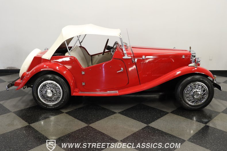Unknown-Kit-car-1952-Red-White-7