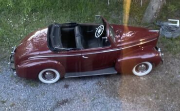 Unknown-Lafayette-1939-Red-Black-6