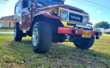 Unknown-Land-cruiser-1960-Red
