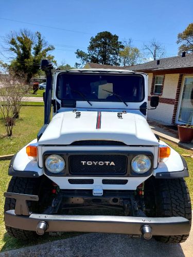 Unknown-Land-cruiser-1961-White-14