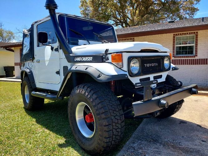Unknown-Land-cruiser-1961-White-3