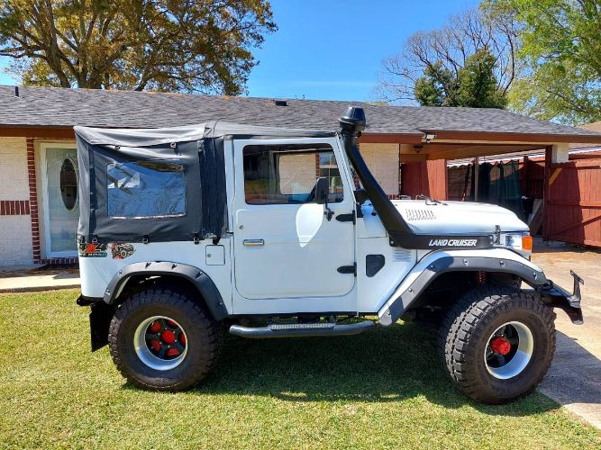Unknown-Land-cruiser-1961-White-5