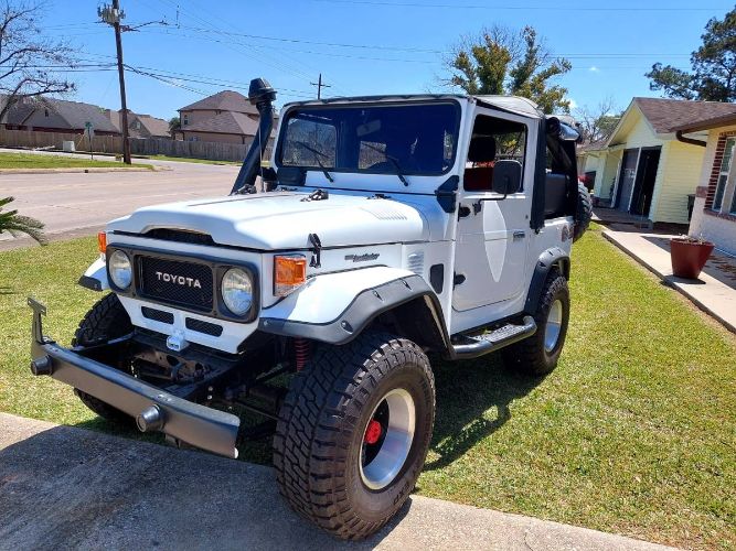 Unknown-Land-cruiser-1961-White-6