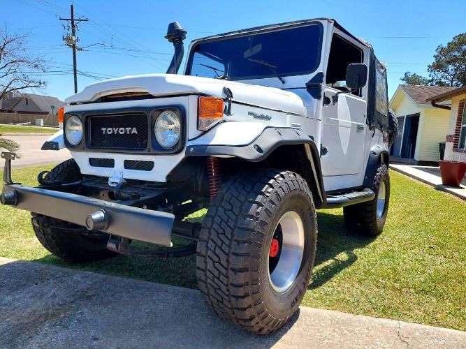 Unknown-Land-cruiser-1961-White