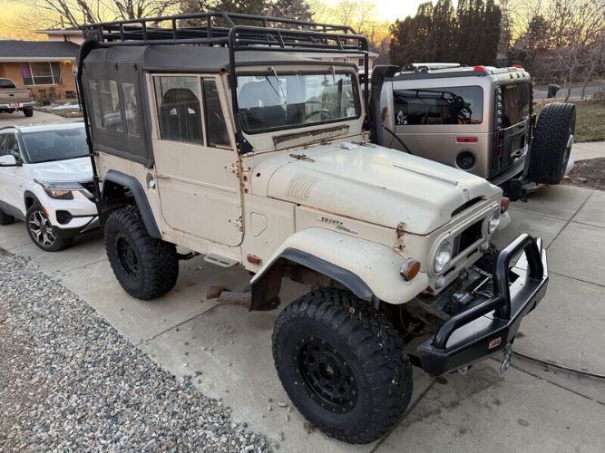 Unknown-Land-cruiser-1965-Beige-Beige-2