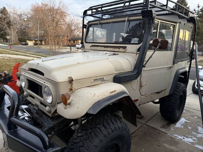 Unknown-Land-cruiser-1965-Beige-Beige-3