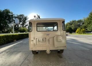 Unknown-Land-cruiser-1968-Beige-Beige-1