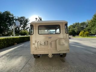 Unknown-Land-cruiser-1968-Beige-Beige-1