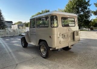 Unknown-Land-cruiser-1968-Beige-Beige-12
