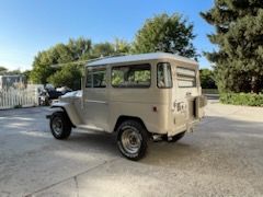 Unknown-Land-cruiser-1968-Beige-Beige-15