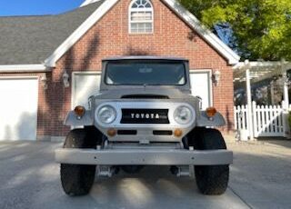 Unknown-Land-cruiser-1968-Beige-Beige-18